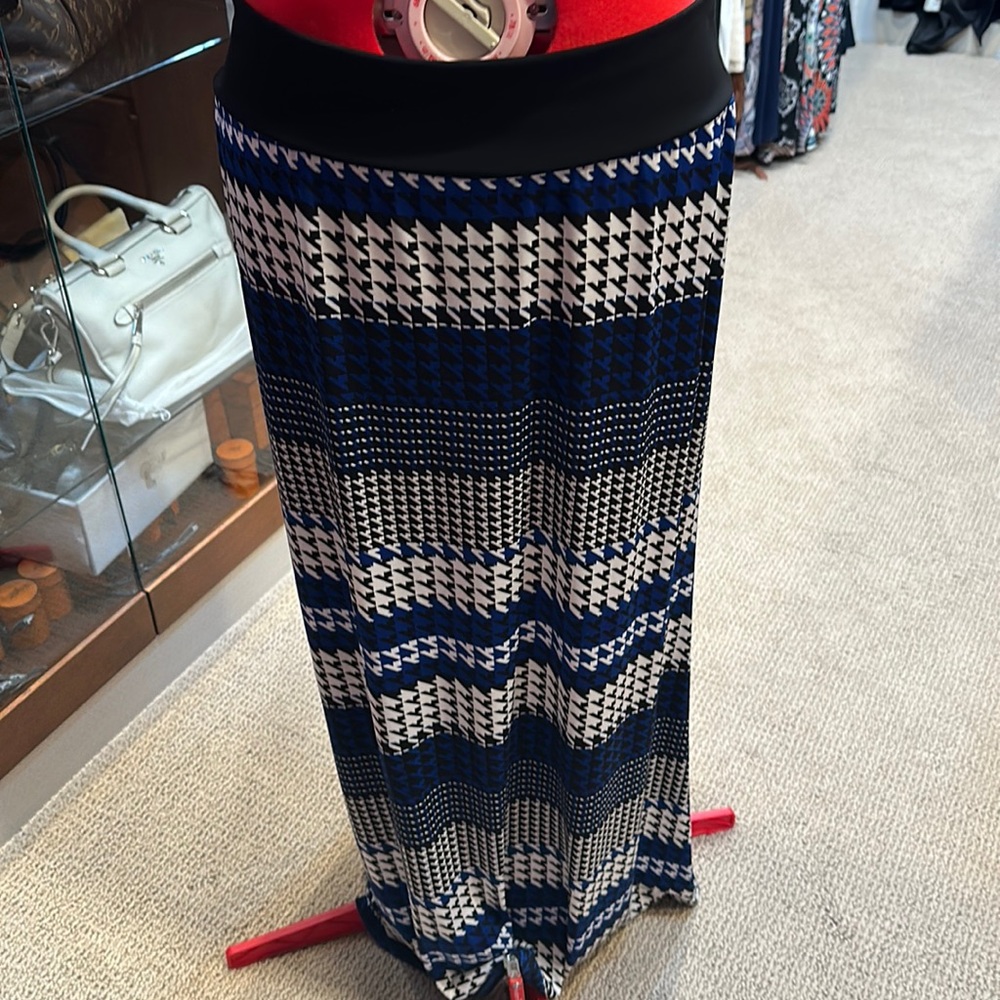 Karen Kane Geometric maxi skirt- like new without tags